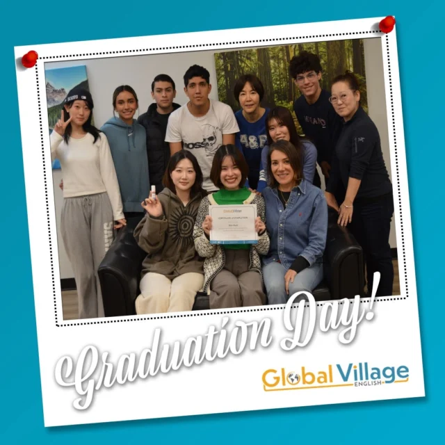 🎇जीवी में स्नातक दिवस!🎓 इस सप्ताह जीवी विक्टोरिया से कई सुपरस्टार हमें छोड़कर जा रहे हैं – हमें अपने दोस्तों को अलविदा कहते हुए बहुत दुख हो रहा है, लेकिन हमें खुशी है कि उन्होंने यहां बहुत अच्छा समय बिताया और कई आजीवन दोस्त बनाए। 🎓 जीवी 3 से हमने रिहो ओकाडा को अलविदा कहा। रिहो हमेशा हर दिन एक हंसमुख चेहरा थीं – बहुत मिलनसार और हमेशा अपना सर्वश्रेष्ठ देने की कोशिश करती थीं। 🎓 यूरी सातो और सुनवू किम जीवी में सबसे अच्छी दोस्त बन गईं – उन्होंने एक ही दिन शुरुआत की और एक ही दिन पढ़ाई पूरी की! वे बेहतरीन छात्राएं और बेहतरीन दोस्त थीं। हम आशा करते हैं कि उनकी दोस्ती हमेशा बनी रहेगी जब वे अपने-अपने देशों में वापस जाएंगी…और शायद हम उन्हें भविष्य में फिर से यहां देखेंगे – साथ में! जन्मदिन मुबारक हो यूरी!! 🎓 ग्रेटा पामेला गैल्वेज़ गुटिरेज़ 39 सप्ताह से हमारे साथ थीं, कैमोसुन कॉलेज में प्रवेश के लिए कड़ी मेहनत कर रही थीं। उन्होंने इस सप्ताह इसे सफलतापूर्वक पूरा कर लिया है और अपनी कक्षाएं शुरू कर दी हैं! हम जानते हैं कि वह सफल होंगी, लेकिन फिर भी हम उन्हें याद करेंगे।